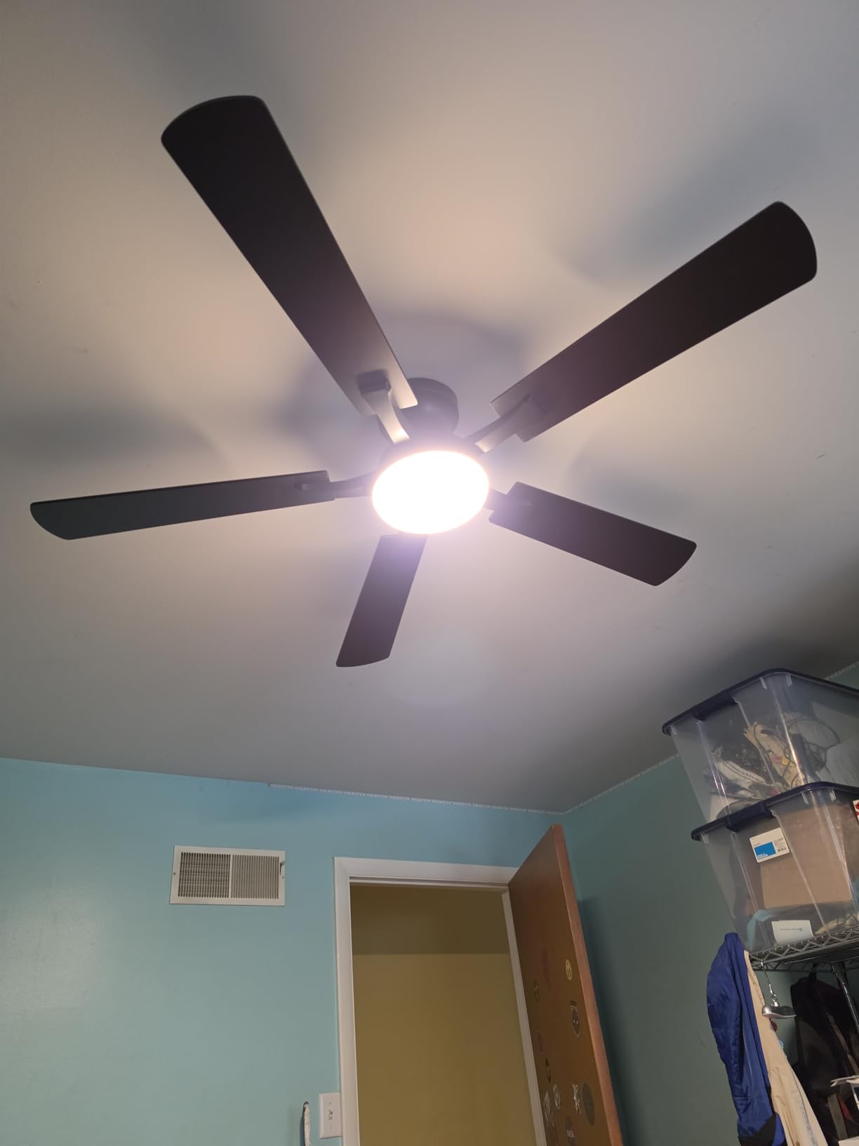 ZMISHIBO 52 Inch Ceiling Fans with Lights, Remote & App Control, Flush Mount, Low Profile, Dimmable 20W LED Light, Quiet Reversible Motor, Strong Airflow, Easy Install for Bedroom/Living Room/Apt, Black customer photo 2