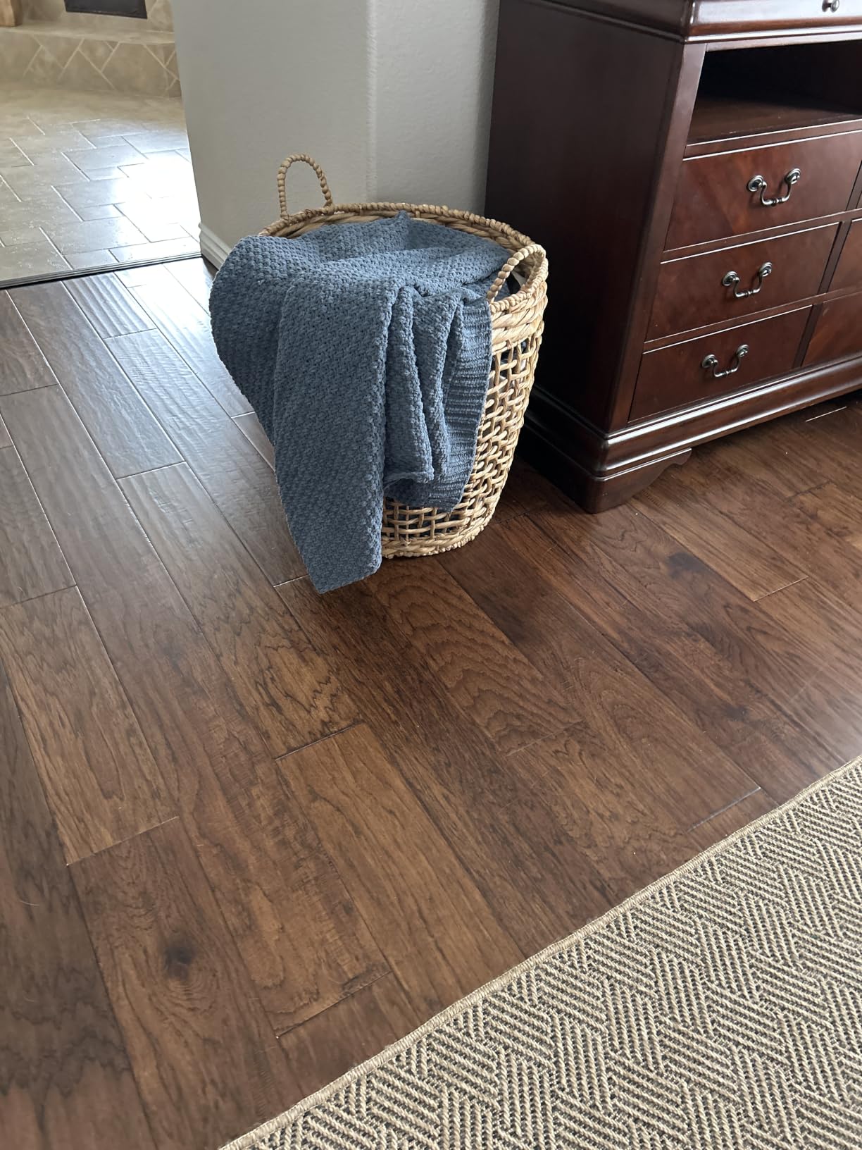 EVERGRACEHOME Chunky Chenille Knit Throw Blanket, 50 x 60, Olive Green | Sculpted Moss Stitch, Chic Modern Farmhouse, All-Season Warmth, OEKO-TEX Certified, Elegant Blanket for Couch, Bed, Sofa customer photo 1
