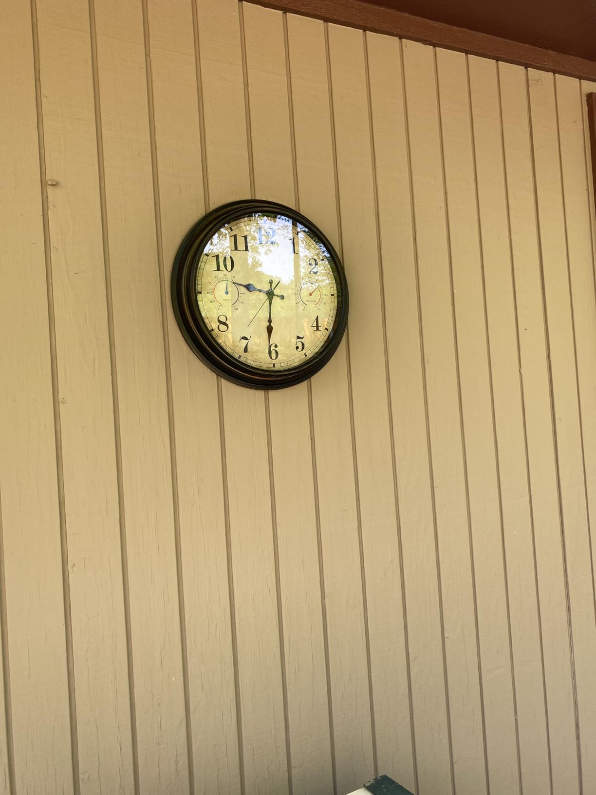 16 Inch Large Outdoor Clock with Thermometer and Hygrometer Combo, Waterproof Indoor Outdoor Wall Clocks for Patio, Pool, Garden, Backyard Decor- Retro Bronze customer photo 2