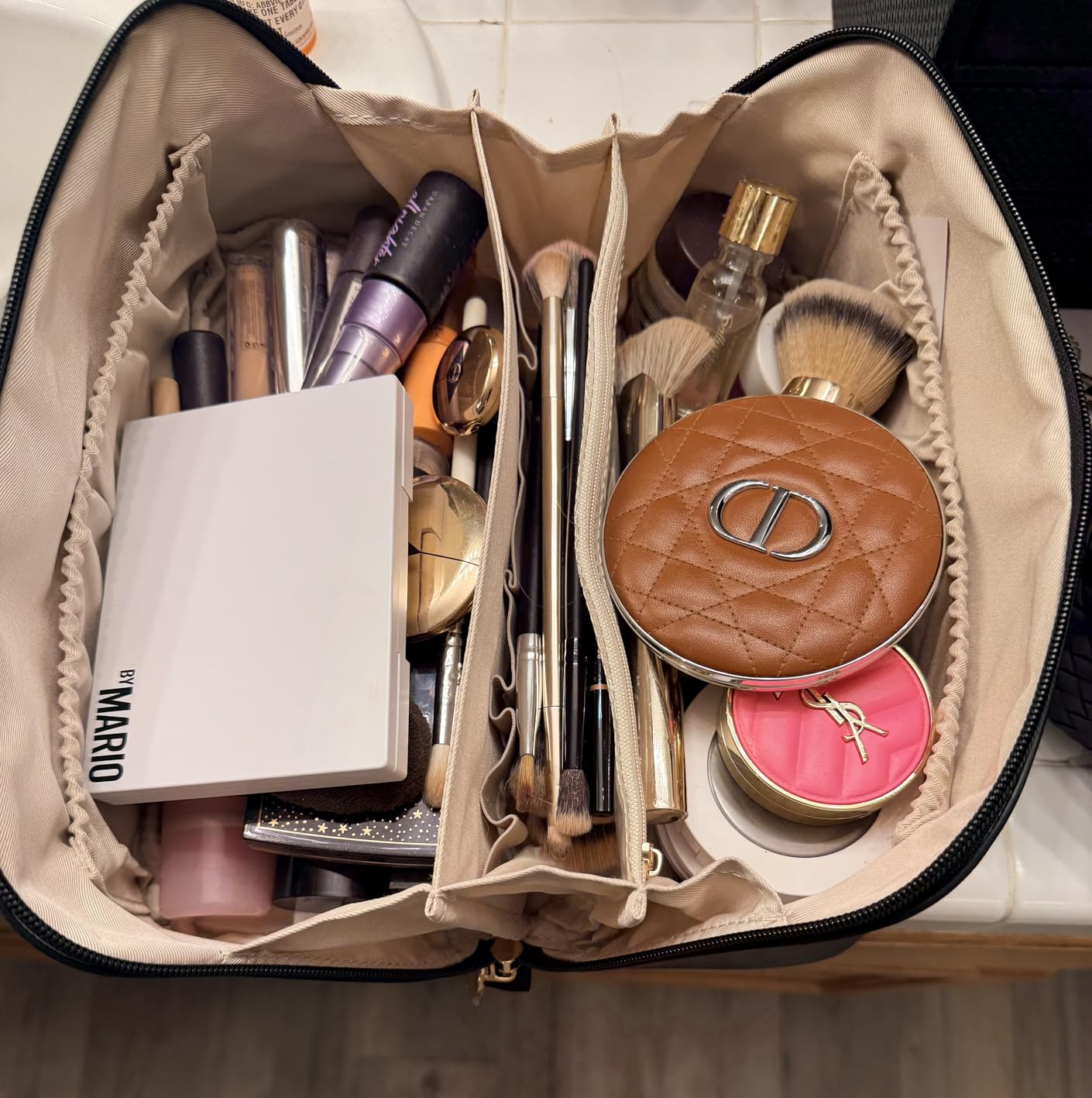 EACHY Travel Makeup Bag for Women, Flat Open Cosmetic Case, Red, Large customer photo 1
