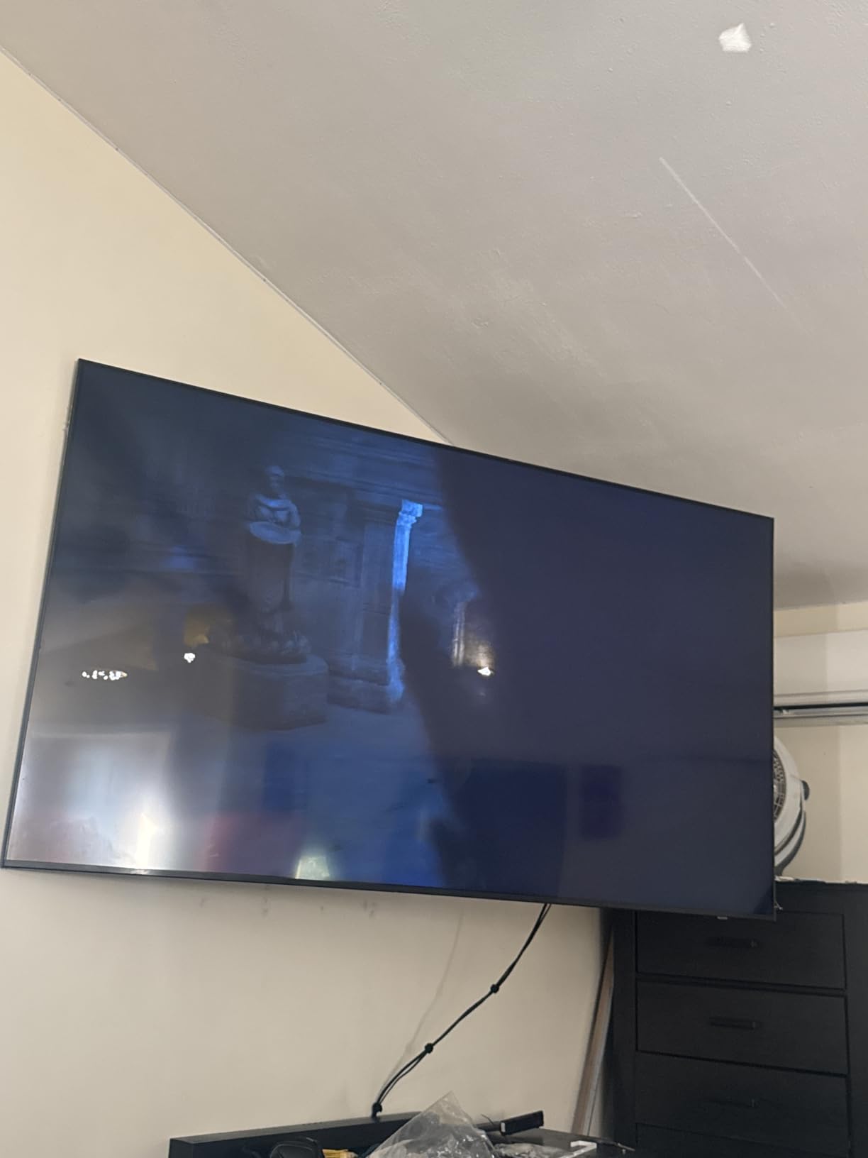 monTEK Heavy Duty Full Motion TV Wall Mount for 37-90 Inch TVs up to 165 lb | Dual articulating arms extend 16.6 in; smooth tilt and swivel, 4X load tested, max VESA 600x400 mm, 12/16 in wood studs customer photo 1