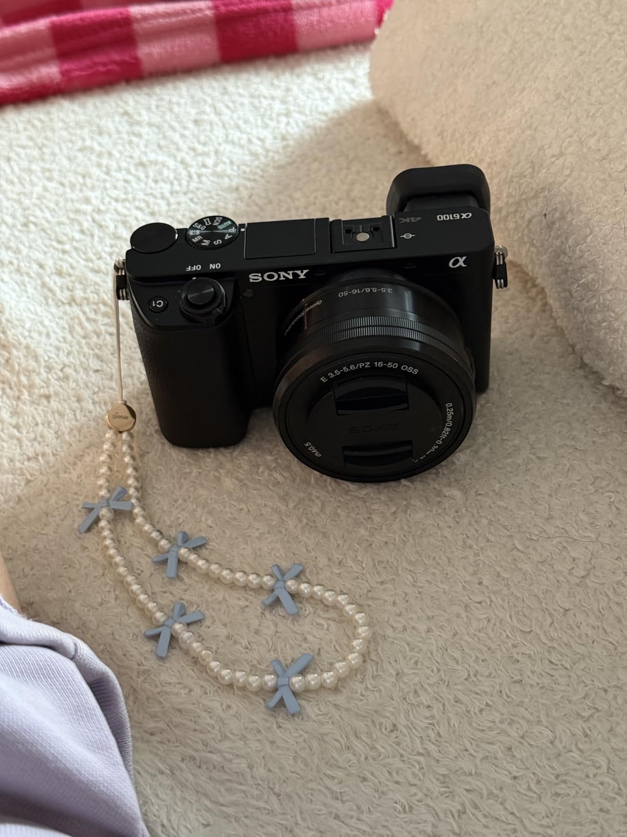 Sony Alpha a6100 Mirrorless Camera with 16-50mm Lens Black customer photo 1
