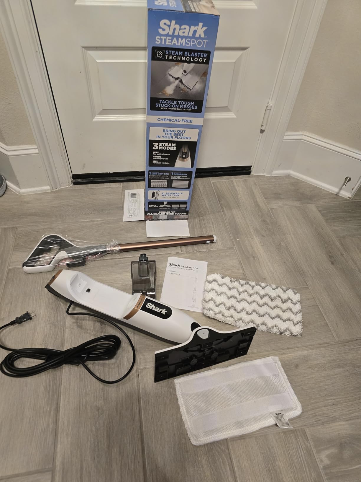 Shark SteamSpot Steam Mop with Steam Blaster Technology, White, S2001 | 3 Steam Modes, 2 Washable Dirt Grip Pads, XL Removable Tank, Lightweight, Targeted Steam, Steam Sanitization on Hard Floors customer photo 1