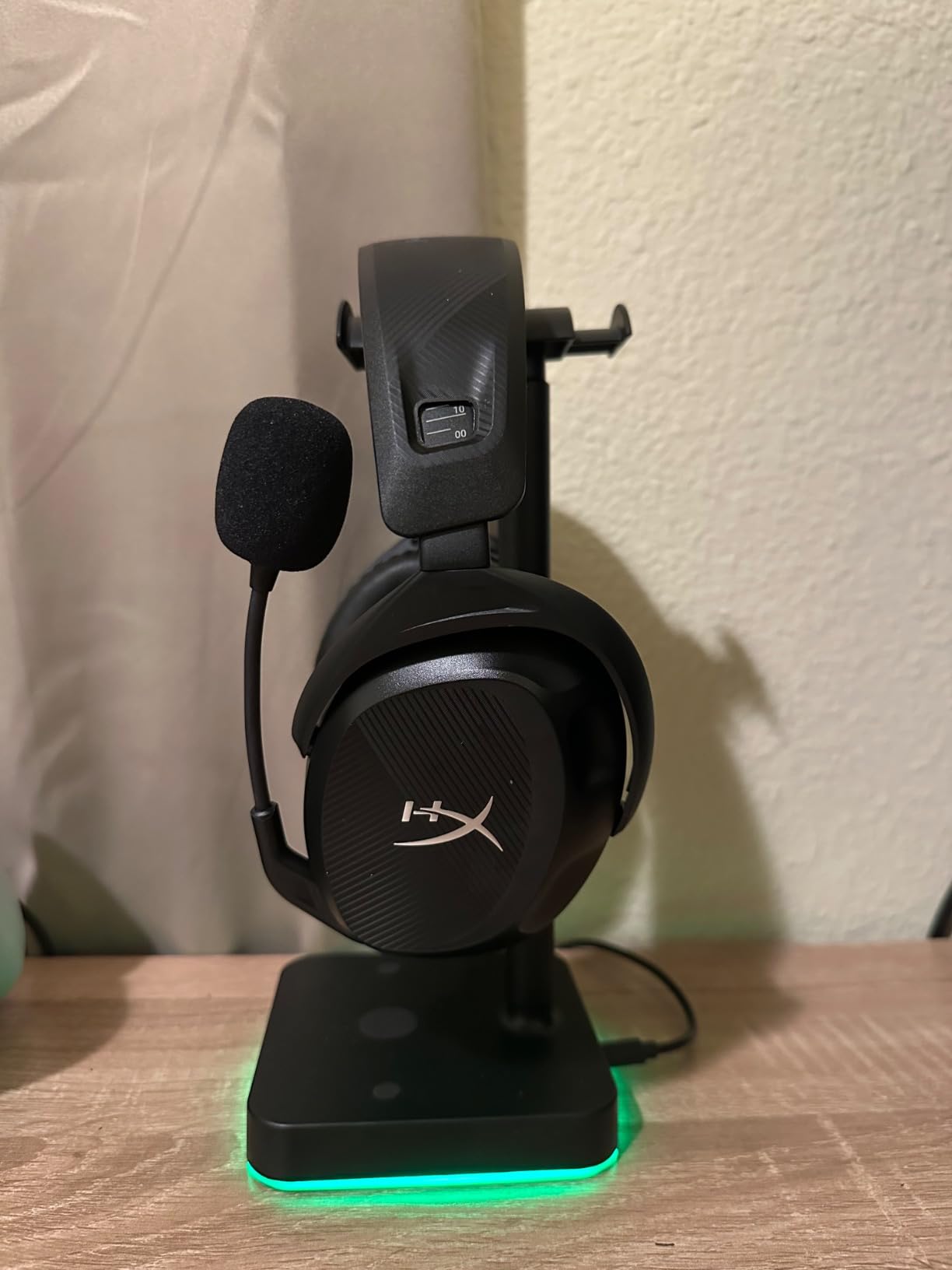 HyperX Cloud Jet – Dual Wireless Gaming Headset, 2.4GHz dongle, Bluetooth 5.3, PC, PS5, Mobile, USB-A – Black customer photo 2