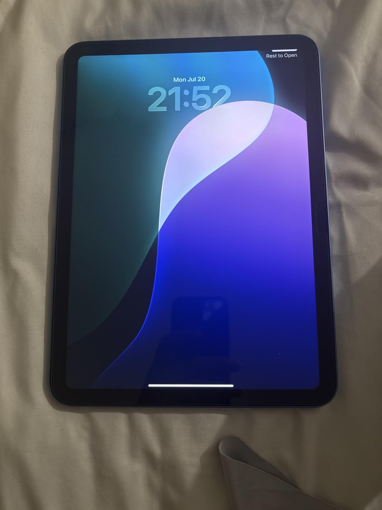 Apple iPad 11-inch: A16 chip, 11-inch Model, Liquid Retina Display, 128GB, Wi-Fi 6, 12MP Front/12MP Back Camera, Touch ID, All-Day Battery Life — Silver customer photo 1