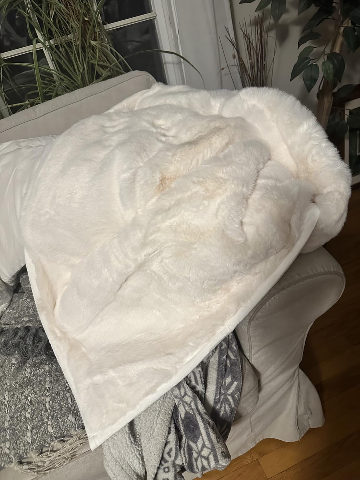 EVERGRACEHOME Faux Chinchilla Fur Throw Blanket, 60
