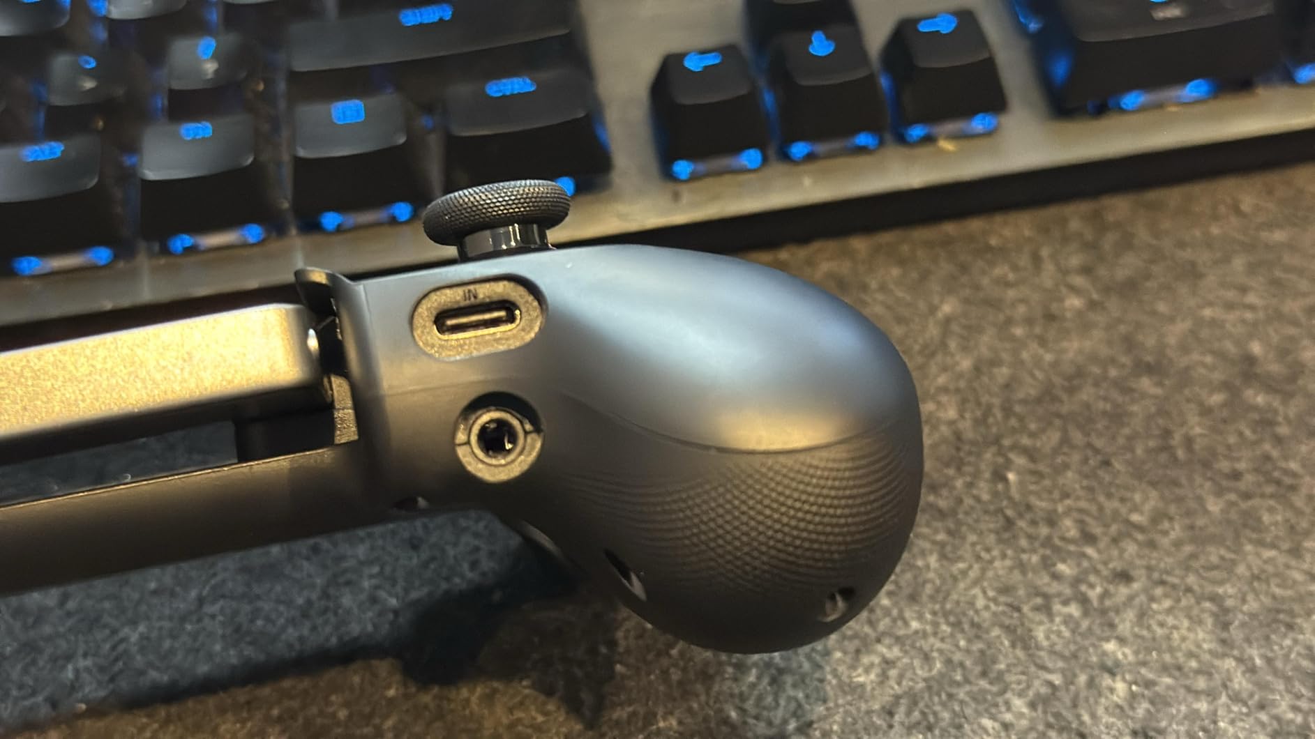 Razer Kishi V3 Gaming Controller for iPhone & Android, USB-C, Black customer photo 1