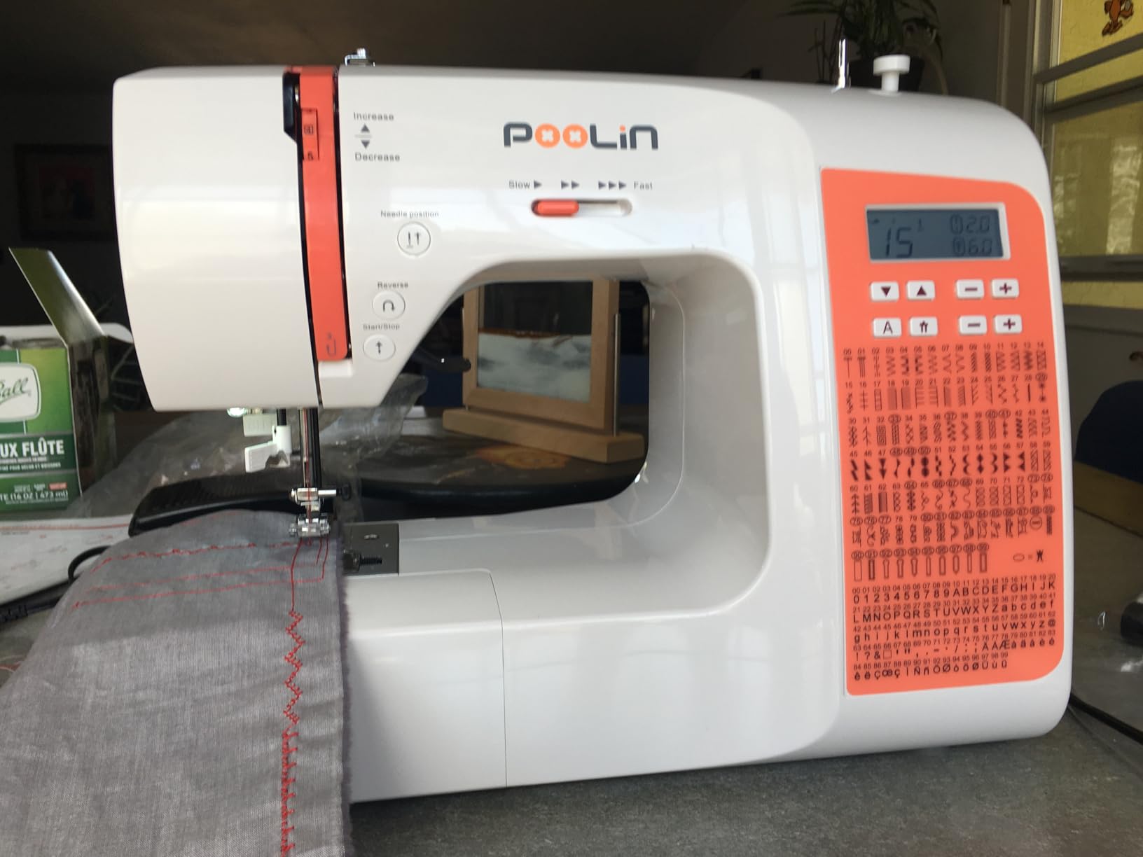 PooLin EOC02 Computerized Sewing Machine,Easy Home Sewing Machine with 200 Stitches,7 Feet,LCD Screen,Wide Table,Friendly Sewing Machines for Beginners,Gifts for Mother Wife,Automatic Needle Threader customer photo 1