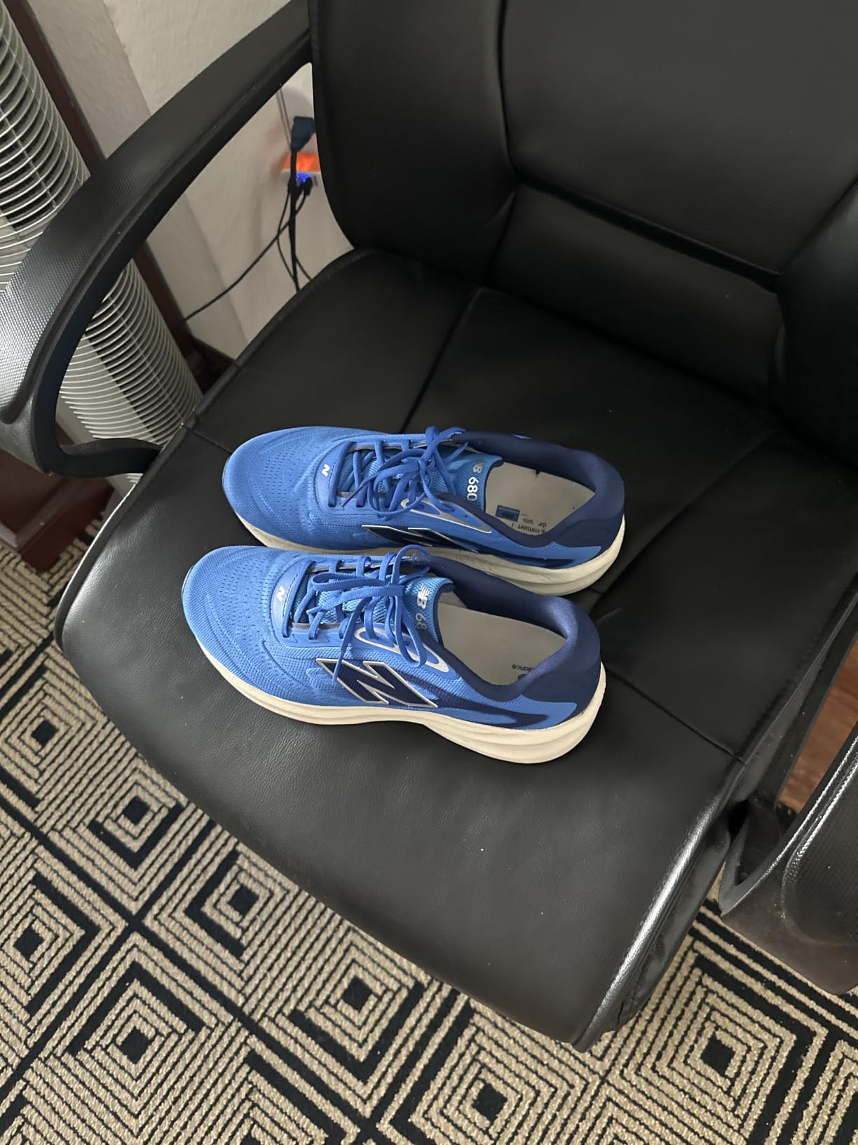 New Balance Men's 680 V9 customer photo 1