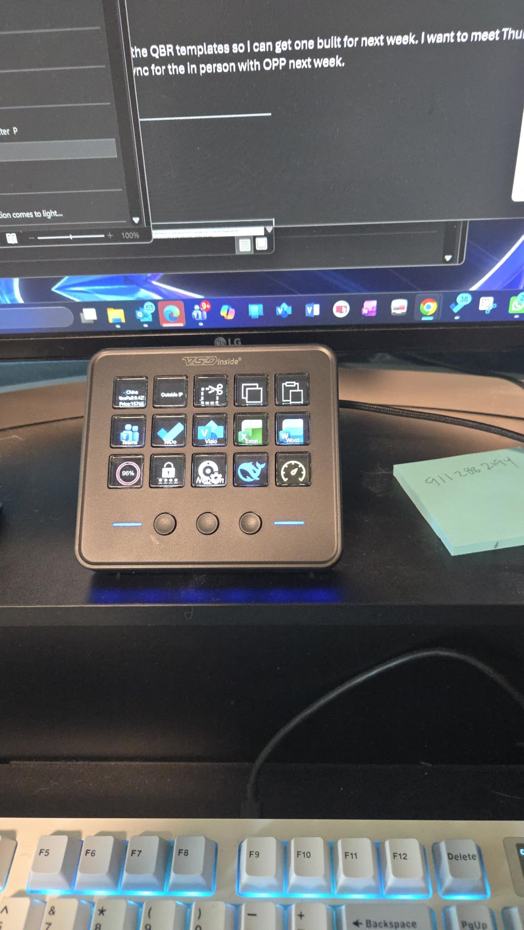 VSDINSIDE Macro Keypad, Stream Controller Deck Gaming Streaming Shortcut Keyboard, 18 Programmable Keys Customizable Visual AI Pad USB Soundboard for OBS, YouTube, Desk Office Setup, Laptop, PC, Mac customer photo 2