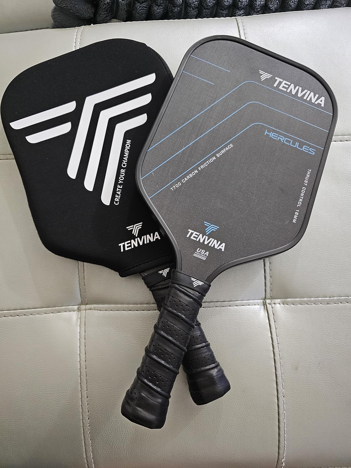 TENVINA Pickleball Paddles, Multi-Layer T700SC Textured Carbon Fiber Pickleball Paddle customer photo 1