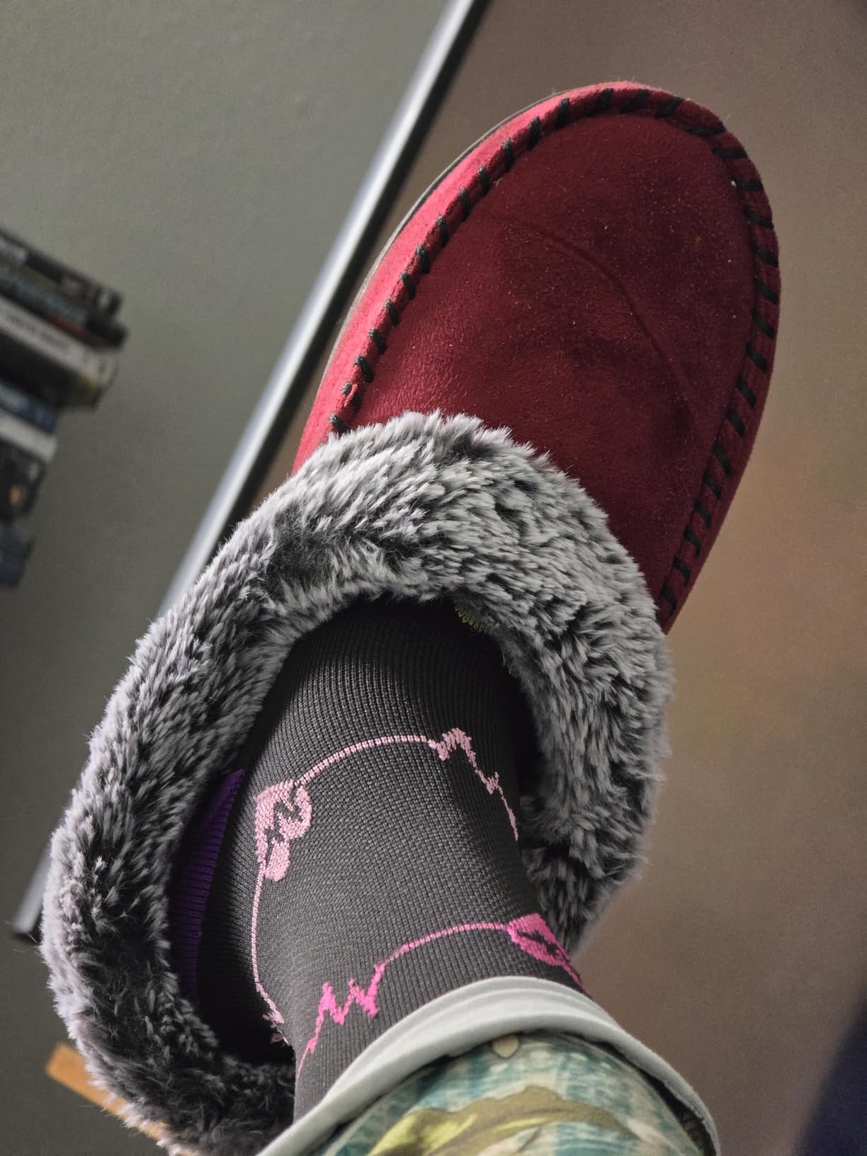 ULTRAIDEAS Women's Memory Foam Hard Bottom House Slippers customer photo 2