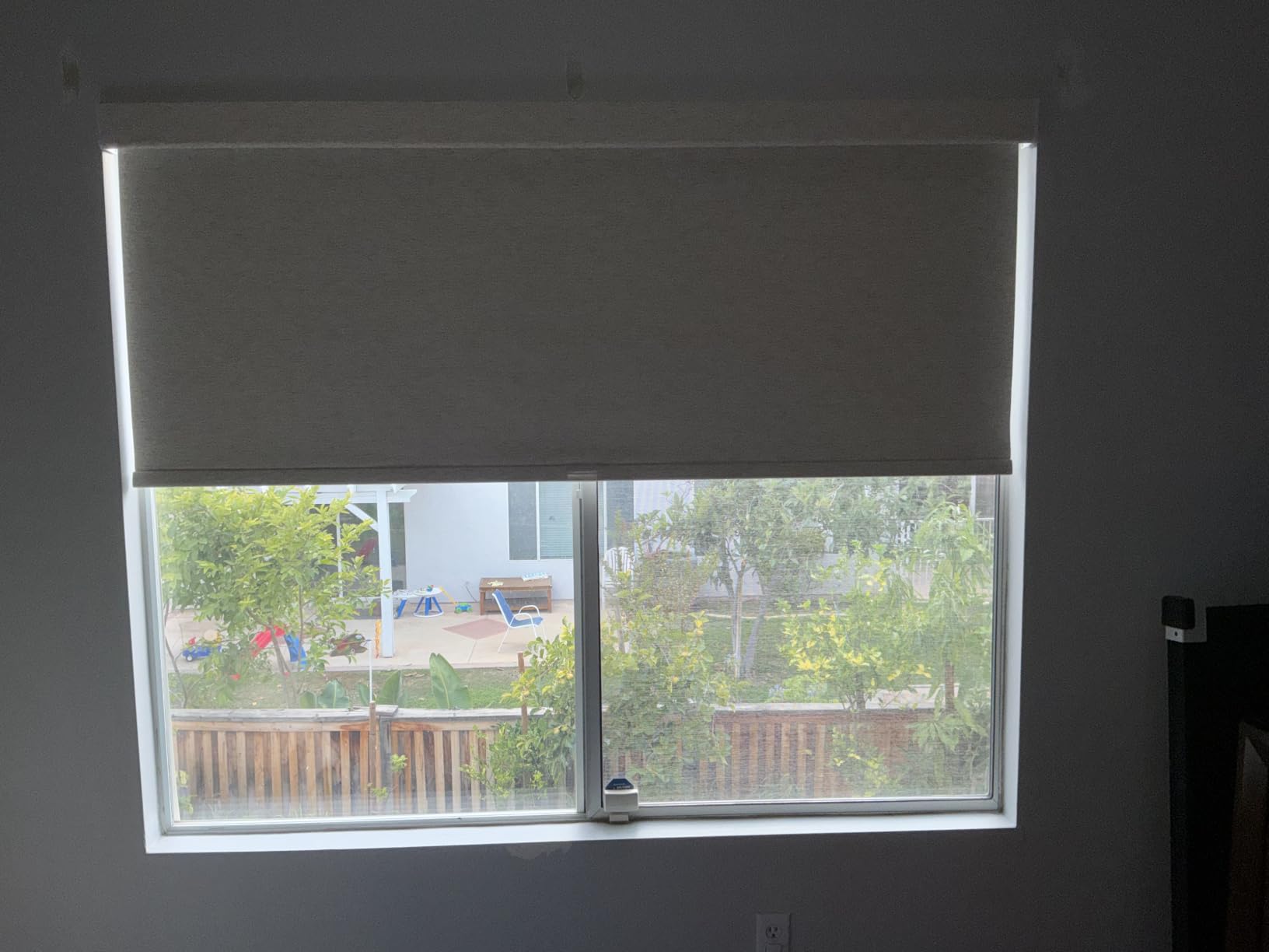 Persilux Blackout Roller Shades for Indoor Window Blinds, Cordless, Linen Fabric, Thermal Insulated Fabric UV Protection Shades for Home, Office, Bedroom, Door, Blackout-Cream, Custom Size customer photo 2
