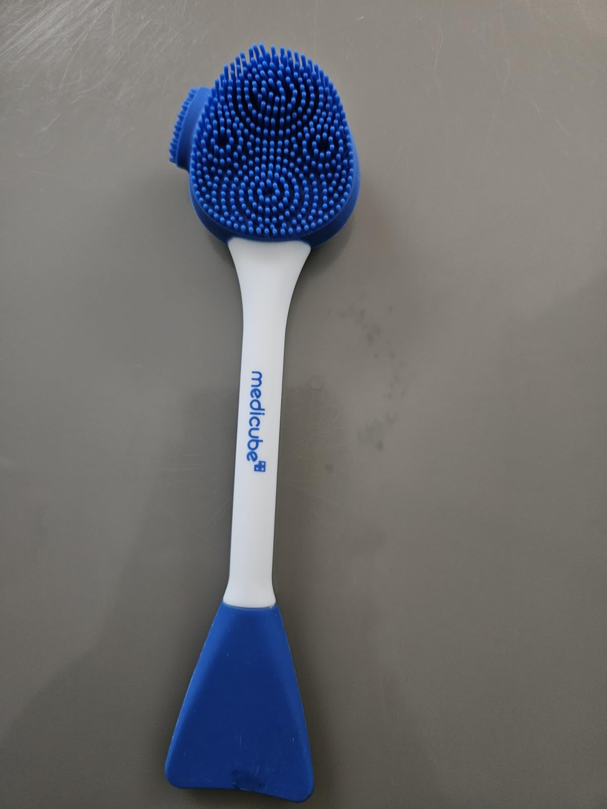 medicube Multi Silicone Jelly Brush - Pore Brush & Face Mask Applicator | 4-in-1 Multi Silicone Jelly Brush for Pore Cleansing - Face Mask Application & Gentle Face Massage, Korean Skincare Tool, 1PC customer photo 1