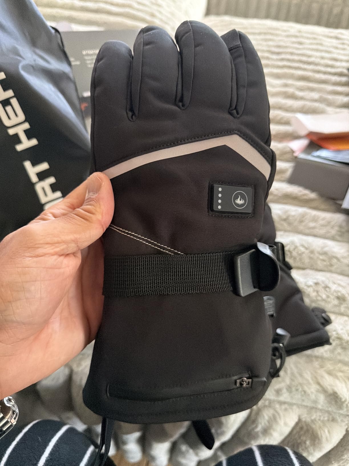 Heated Gloves, Rechargeable Heated Gloves for Men Women, Waterproof Electric Heating Ski Gloves with Touchscreen for Cold Weather Motorcycle Skiing Snowboarding Hiking Hunting Gifts customer photo 2
