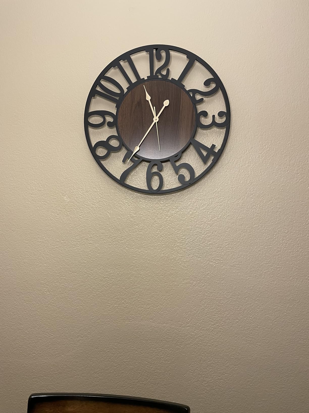 Vantic 32 Inch Large Wall Clock, Roman Numeral Metal Oversized Wall Clocks customer photo 1