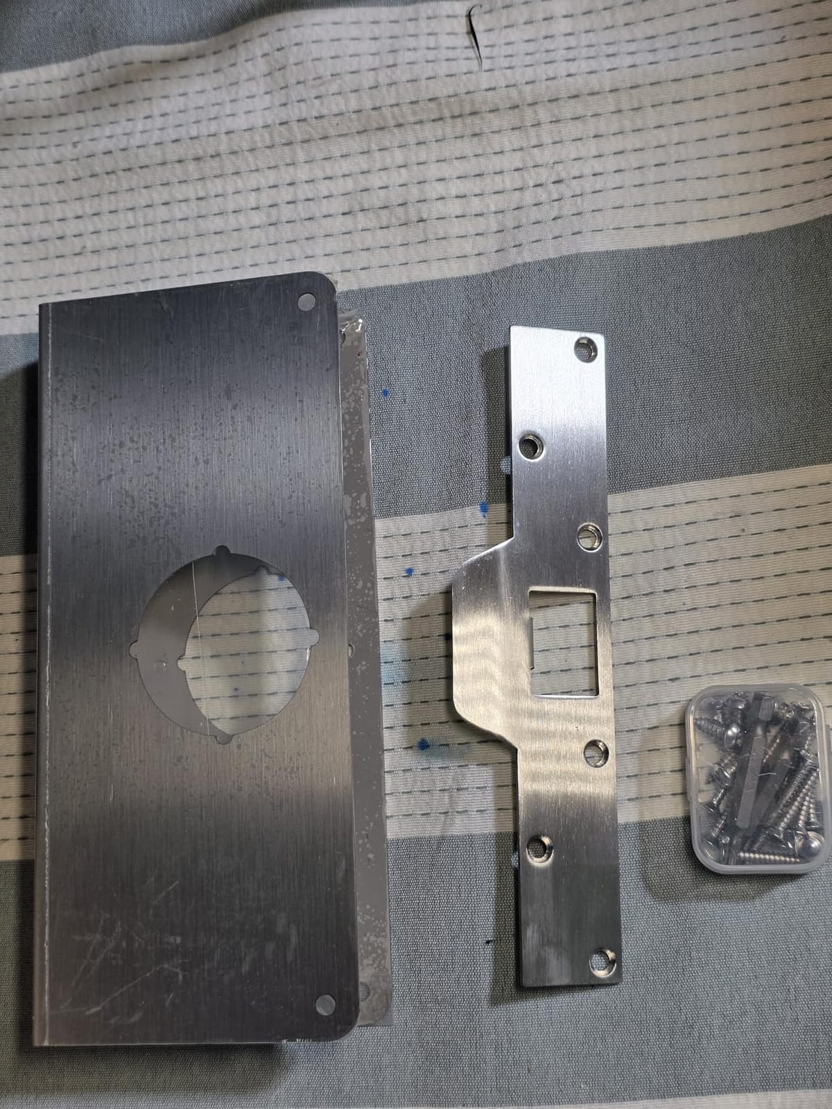 U9585 Door Reinforcement Plate & U9476 Latch Strike for 1-3/8