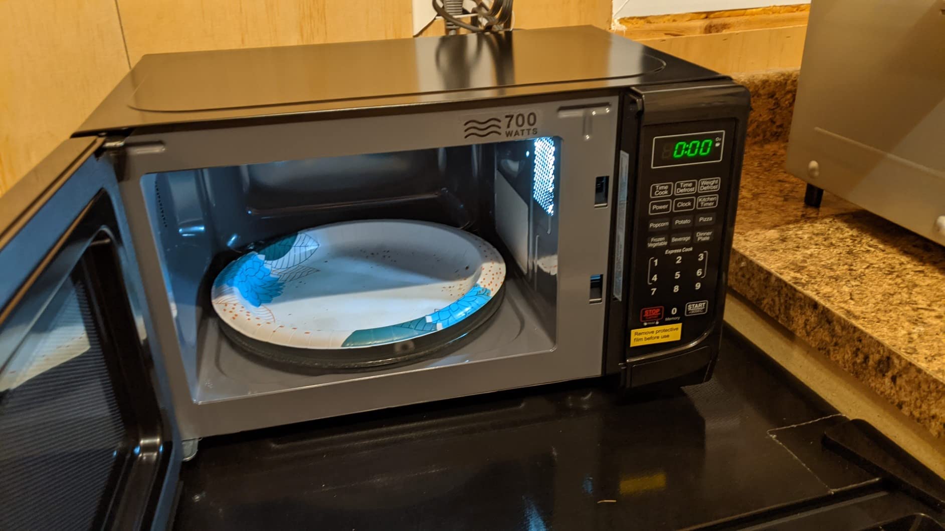 Farberware 0.7 Cu. Ft. Stainless Steel Microwave Oven, 700-Watt with LED Display, 10 Power Levels, 8 Auto-Cook Presets, Express Cooking, Weight & Time Defrost customer photo 2