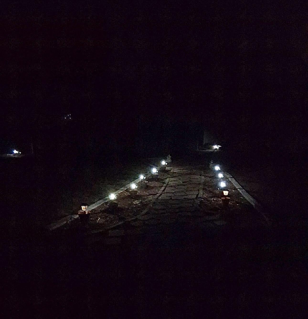 Greluna Solar Pathway Lights Outdoor,12 Pack Cool White 6000K Solar Lights, customer photo 1