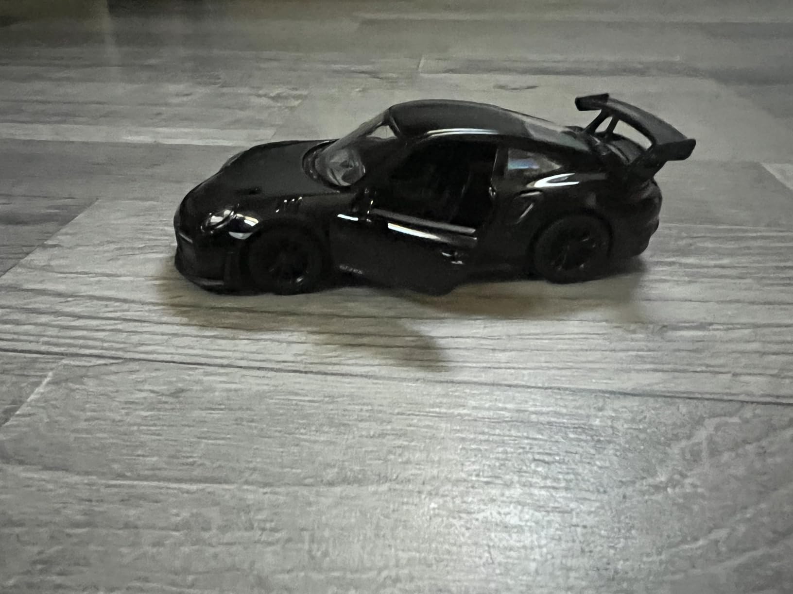 KiNSMART - 2010 Porsche 911 GT2 RS 1:36 Scale 5