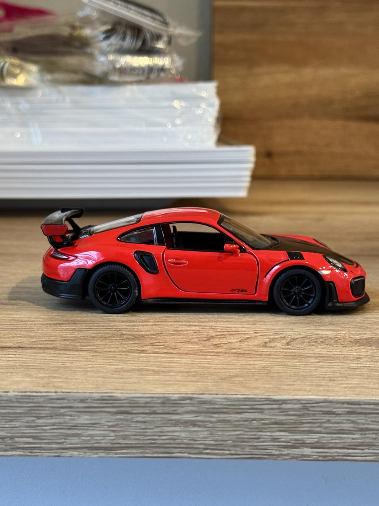 KiNSMART - 2010 Porsche 911 GT2 RS 1:36 Scale 5