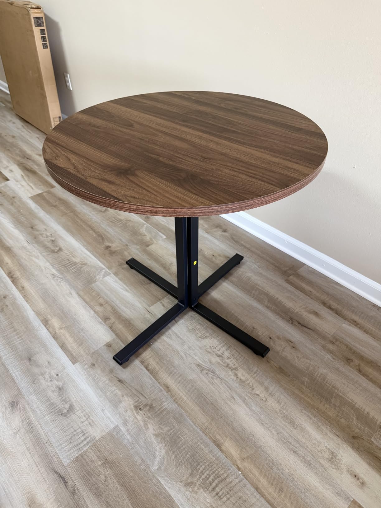 VASAGLE 31.5-Inch Dining Table, Small Round Kitchen Table for 4 People customer photo 1