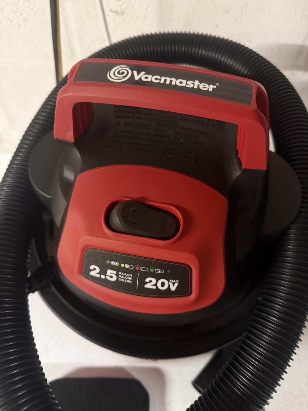 Vacmaster DVOM202P 1101 2.5-Gal 20V Cordless Portable Wet/Dry Vac Red customer photo 2