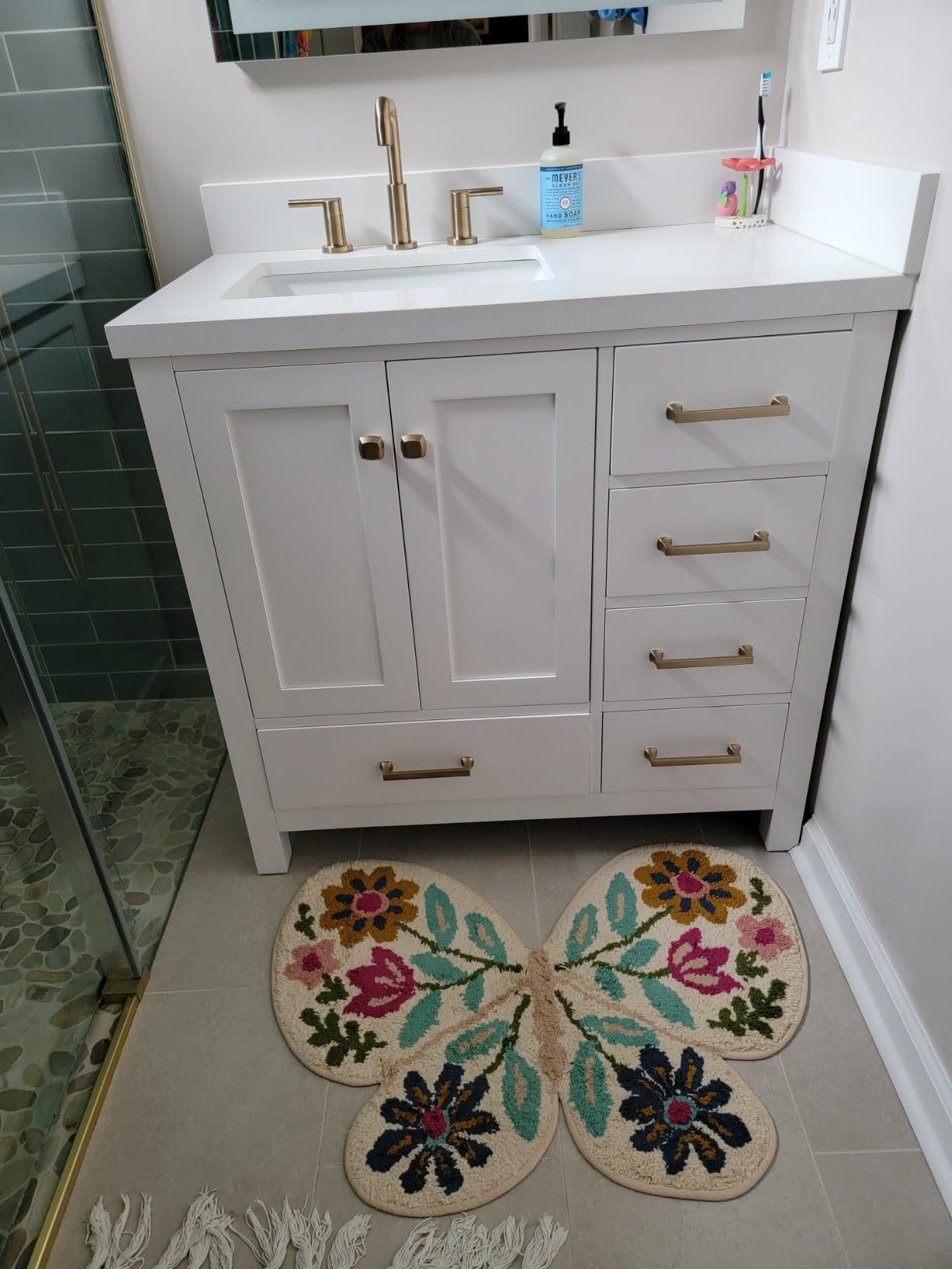 ARIEL Cambridge 36-inch Bathroom Vanity with Sink, Solid Wood, 1.5-inch Pure White Quartz Countertop, Single Rectangular Porcelain Sink, 2 Soft Closing Doors, 5 Dovetail Drawers, Brown Oak customer photo 1