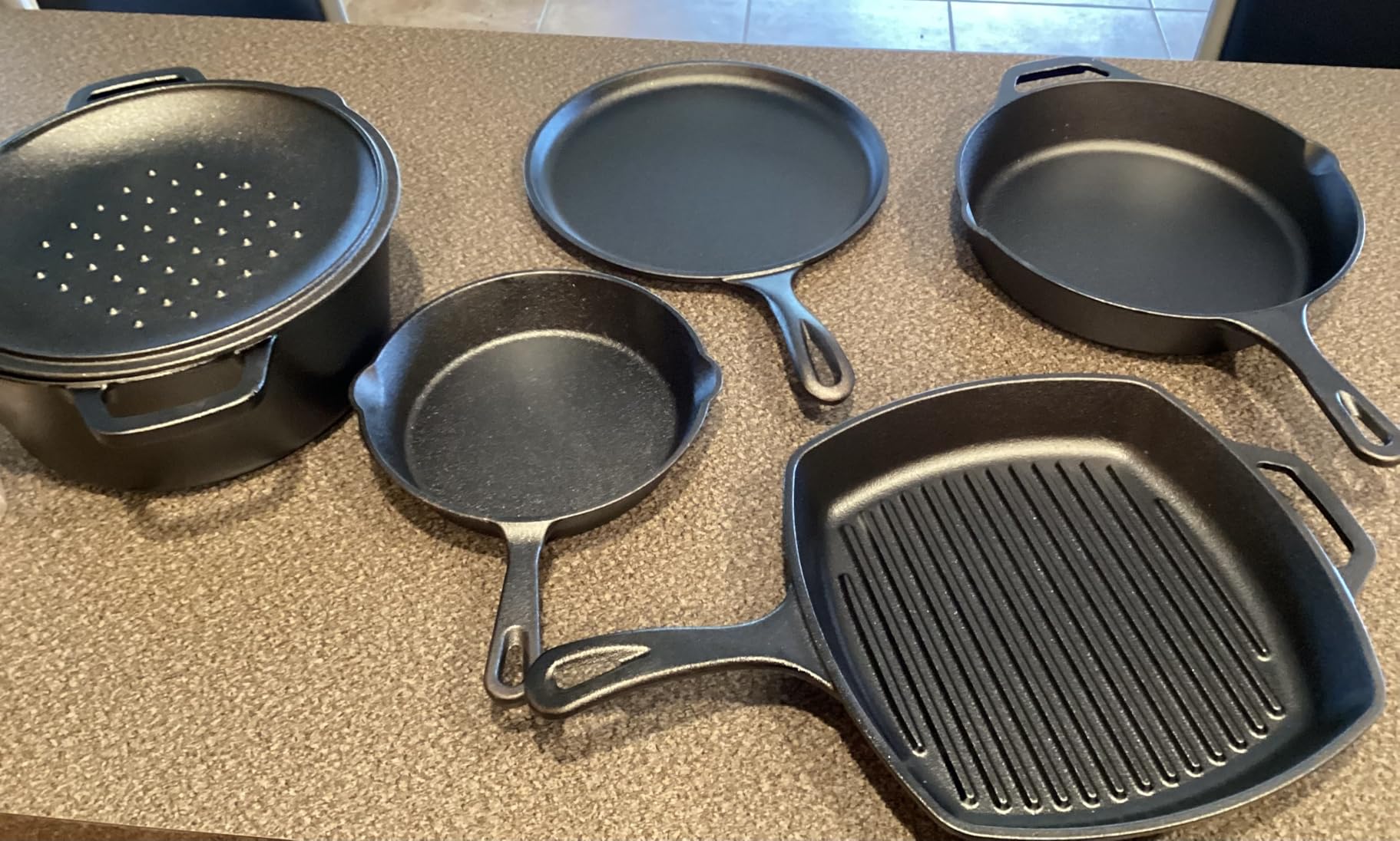 6 Piece Pre-Seasoned Cast Iron Cookware Set - Incl. 5QT Dutch Oven with Lid, 8'' and 10.25'' Cast Iron Skillets, 10.5'' Round Griddle, and a Square Grill Pan for Kitchen, Stovetop, & Camping customer photo 2