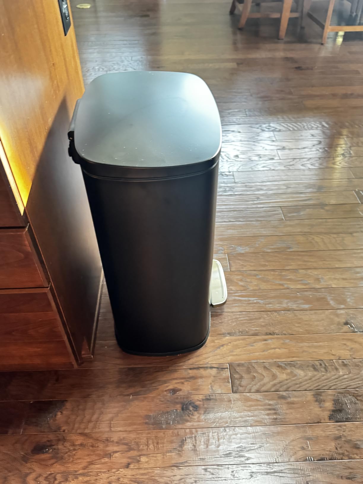 SONGMICS 1.3 Gallon (5 L) Trash Can, Stainless Steel, Step-On Pedal customer photo 2