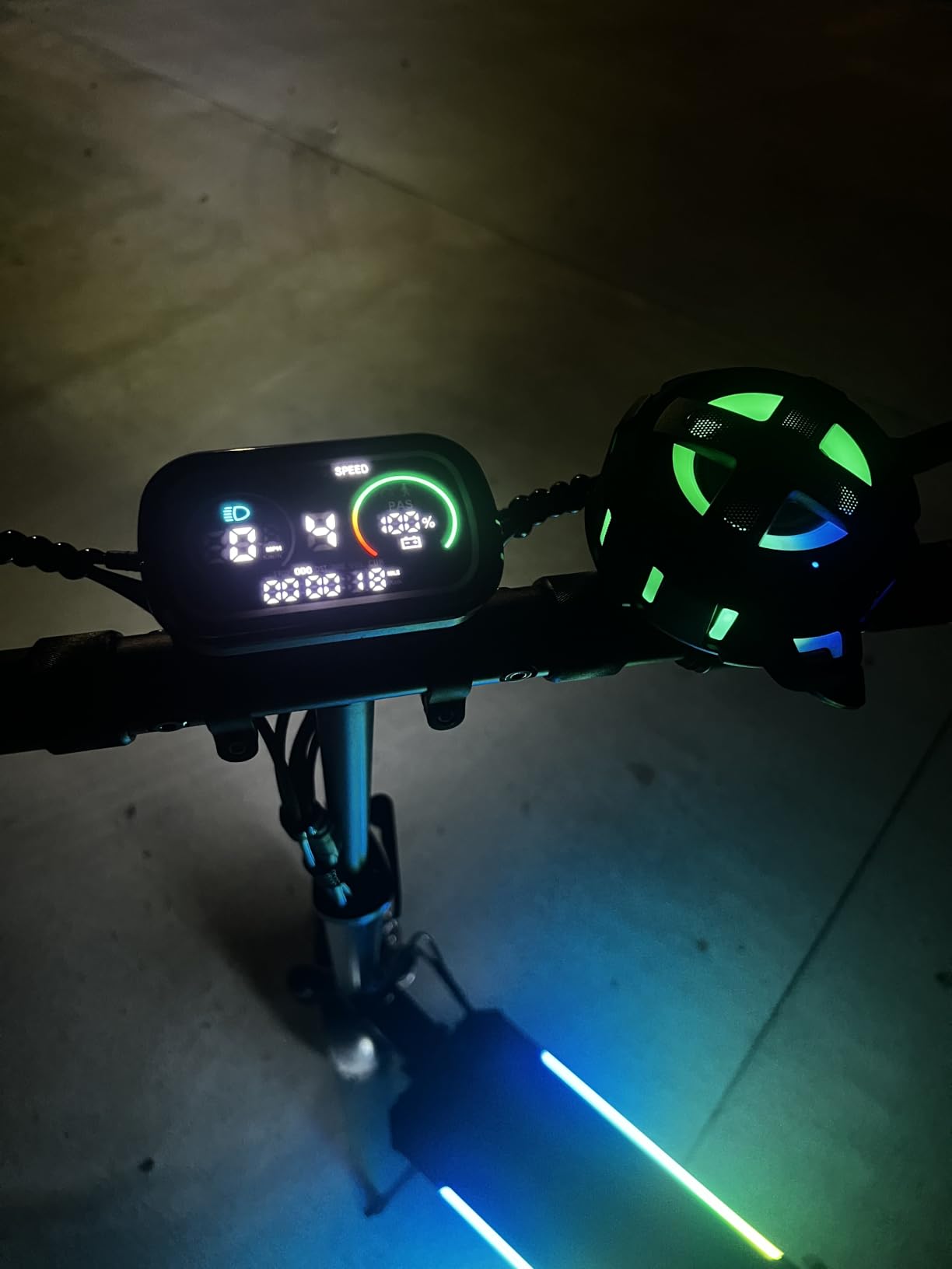ECOROAD ES6 Electric Scooter Adults, 1000W Peak Motor Up to 31 MPH customer photo 1