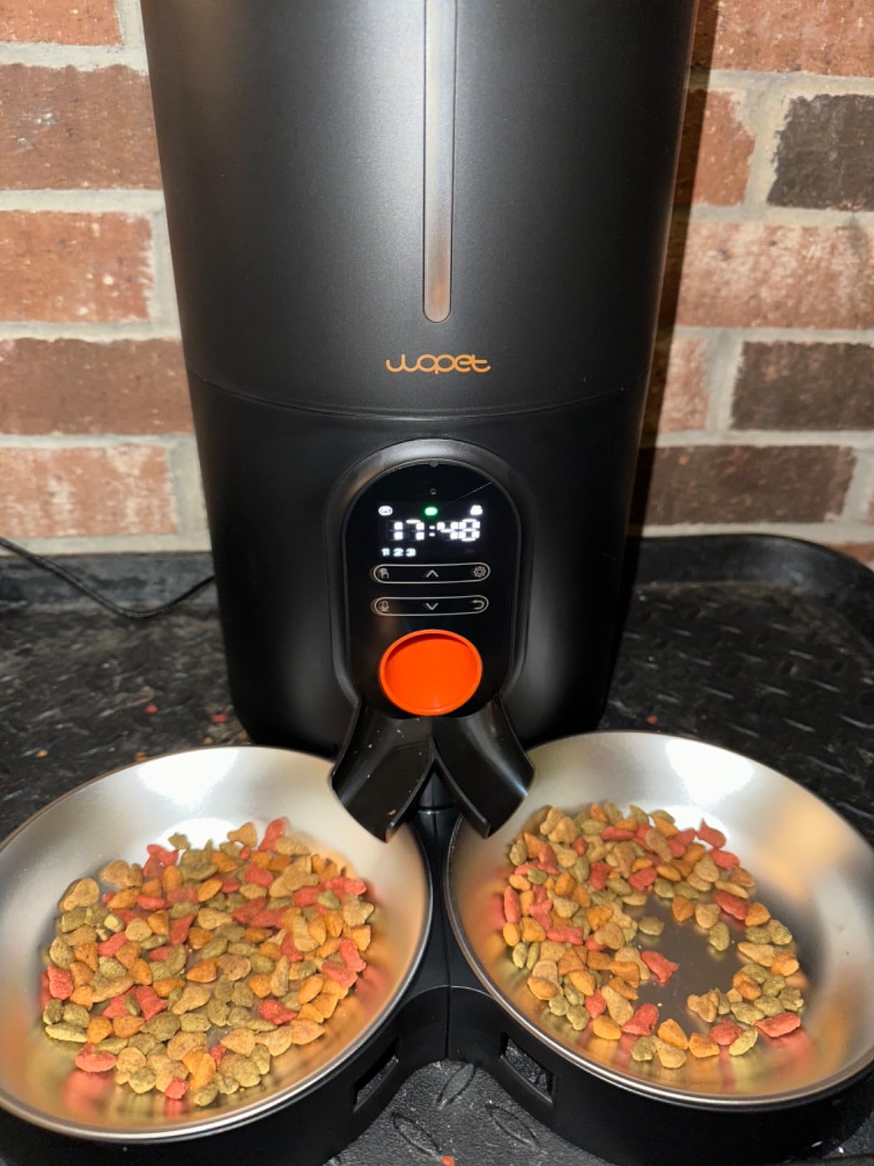 WOPET Automatic Cat Feeder with Camera for Two Cats, 6L Smart Pet Feeder with 1080P HD Video & Night Vision, 5G/2.4G WiFi Cat Dog Feeder, 2-Way Audio, SD Card Storage, Up to 10 Meals per Day customer photo 2