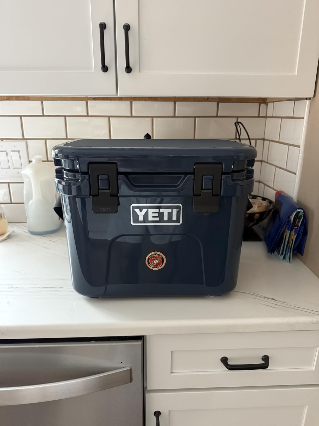 YETI Roadie 15 Hard Cooler with DoubleDuty Shoulder Strap | Compact, Durable, and Portable Insulated Ice Chest, Keeps Ice All Day, Fits 22 cans (only) or 16 lbs of ice (only) customer photo 1