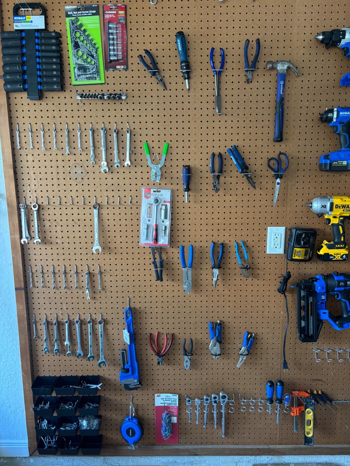 280PCS Pegboard Accessories Kit, Pegboard Hooks Assortment with Bins and Stainless Steel Peg Locks, Tool Organizer for 1/8