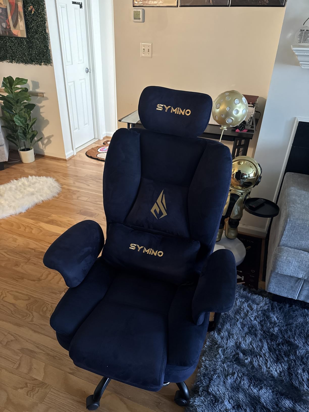 Symino Ergonomic Gaming Chair with Footrest & 161° Recline customer photo 1