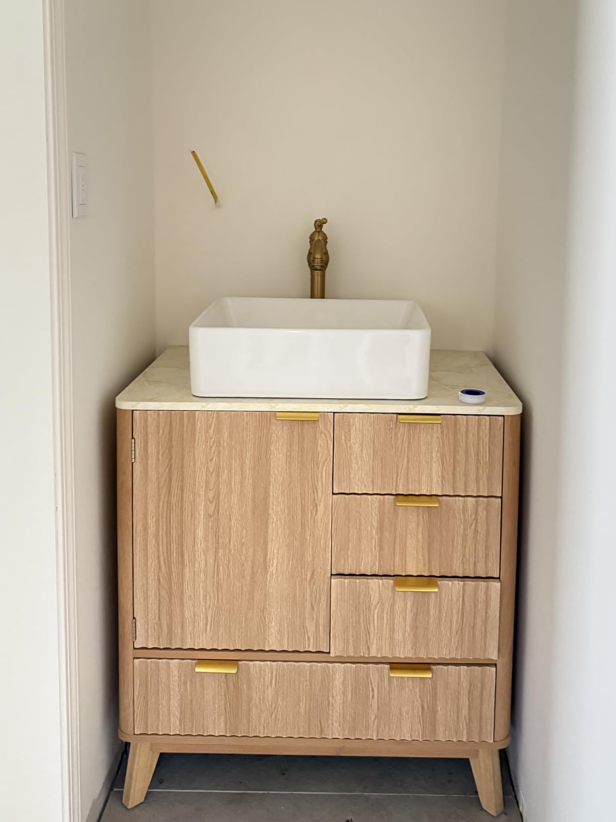 Concho 31'' Fluted Bathroom Vanity with Ceramic Sink, Modern Bathroom Sink Storage Cabinet with Marble Look Top & 4 Spacious Drawers, Freestanding Bathroom Vanity Cabinet, Natural Oak customer photo 1