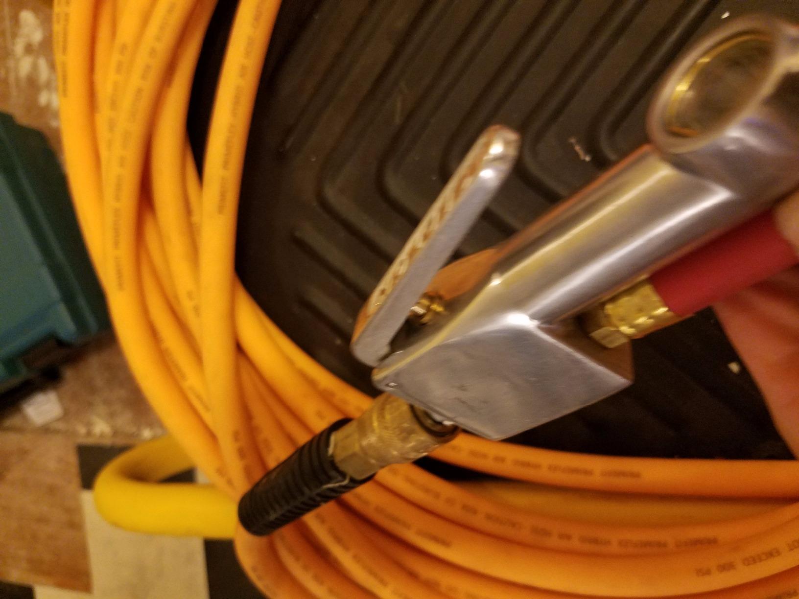 New & Improved - Tire Inflator Gauge with Dual Head Air Chuck 15” Air Hose 10-160 PSI customer photo 1