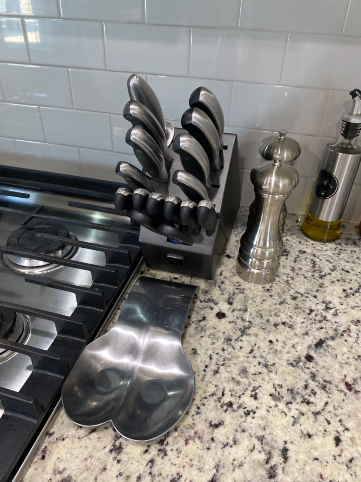 HENCKELS Forged Synergy 16-pc East Meets West Knife Block Set, Black customer photo 2