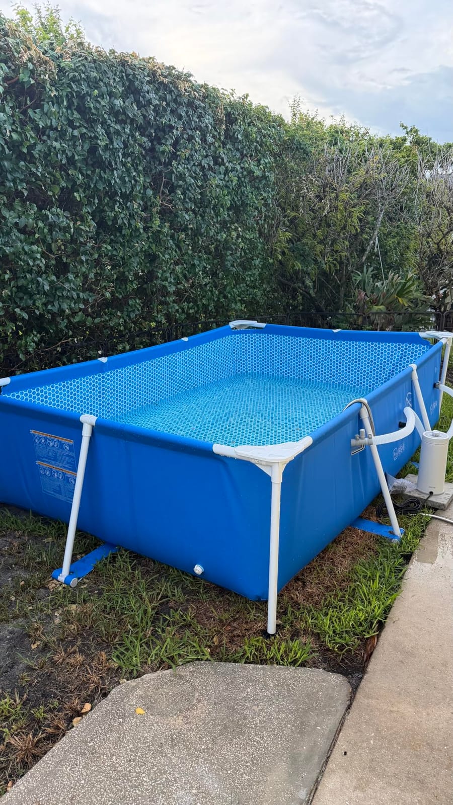 INTEX Metal Frame 9ft 10in x 6ft 6.75in x 29.5in Above Ground Swimming Pool customer photo 1