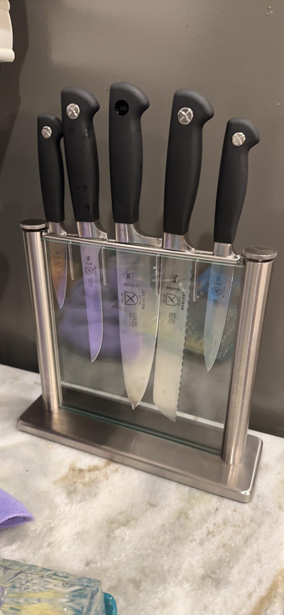 Mercer Culinary M23500 Renaissance 6-Piece Forged Knife Block Set, Tempered Glass Block customer photo 2