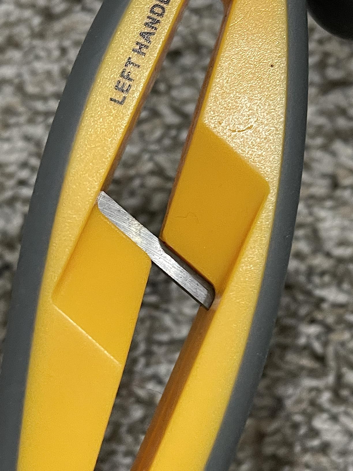 Smith's 50185 Jiffy-Pro Handheld Sharpener - 2-Stage Sharpening - Large Scissors & Shear Sharpening Slots - Outdoor Sharpener for Pocket, Hunting, Fishing & Kitchen Knives - Soft Grip Handle customer photo 1