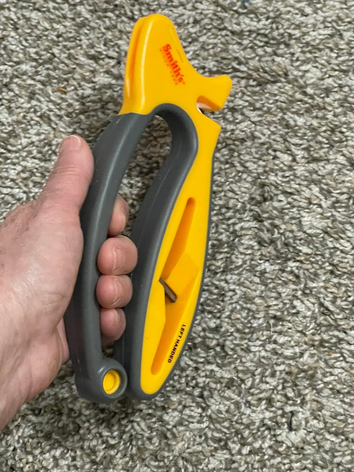 Smith's 50185 Jiffy-Pro Handheld Sharpener - 2-Stage Sharpening - Large Scissors & Shear Sharpening Slots - Outdoor Sharpener for Pocket, Hunting, Fishing & Kitchen Knives - Soft Grip Handle customer photo 2