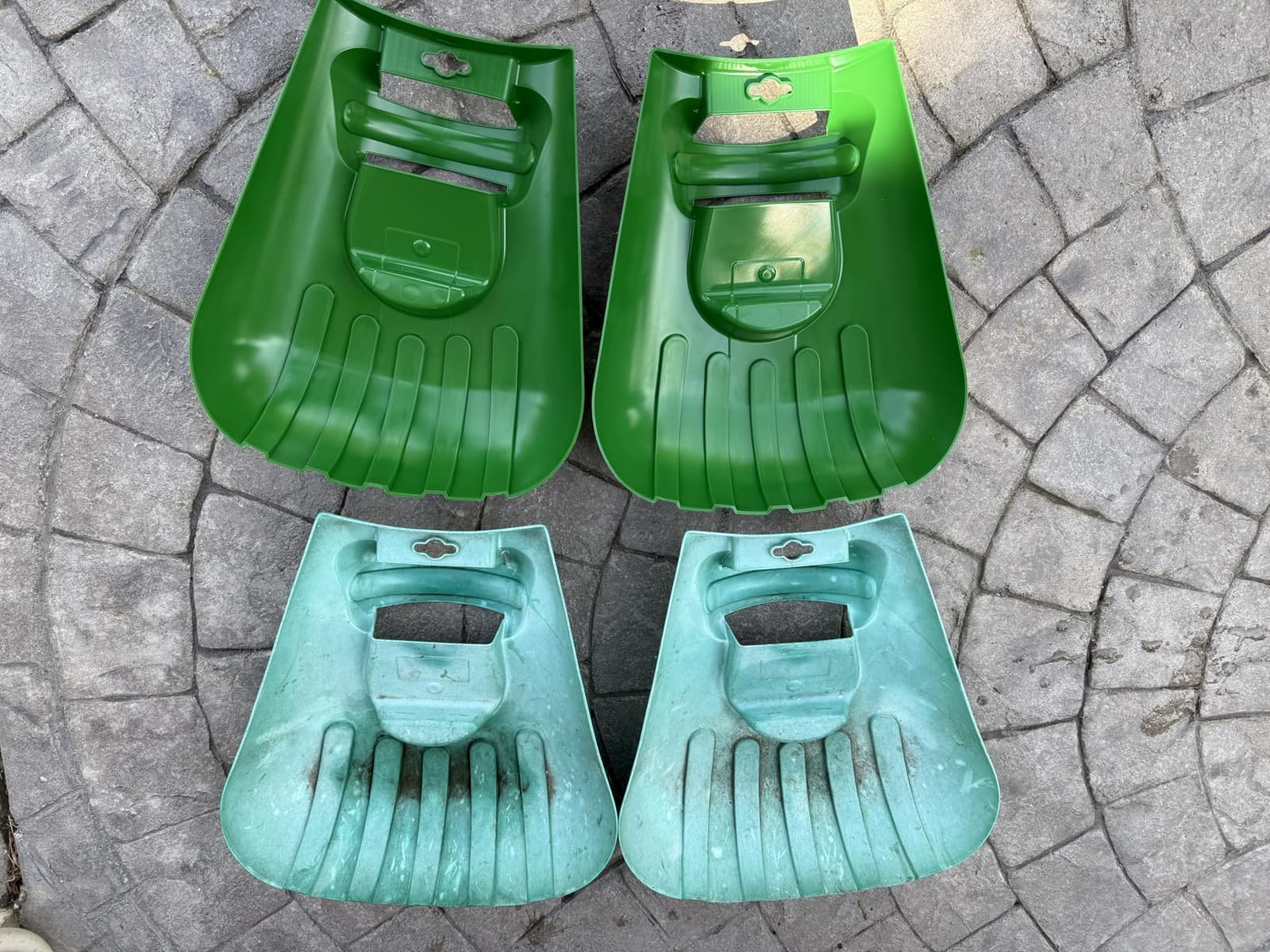 GARDEASE Leaf Scoops, Ergonomic Large Hand Held Rakes for Yard (1 Pair) customer photo 1