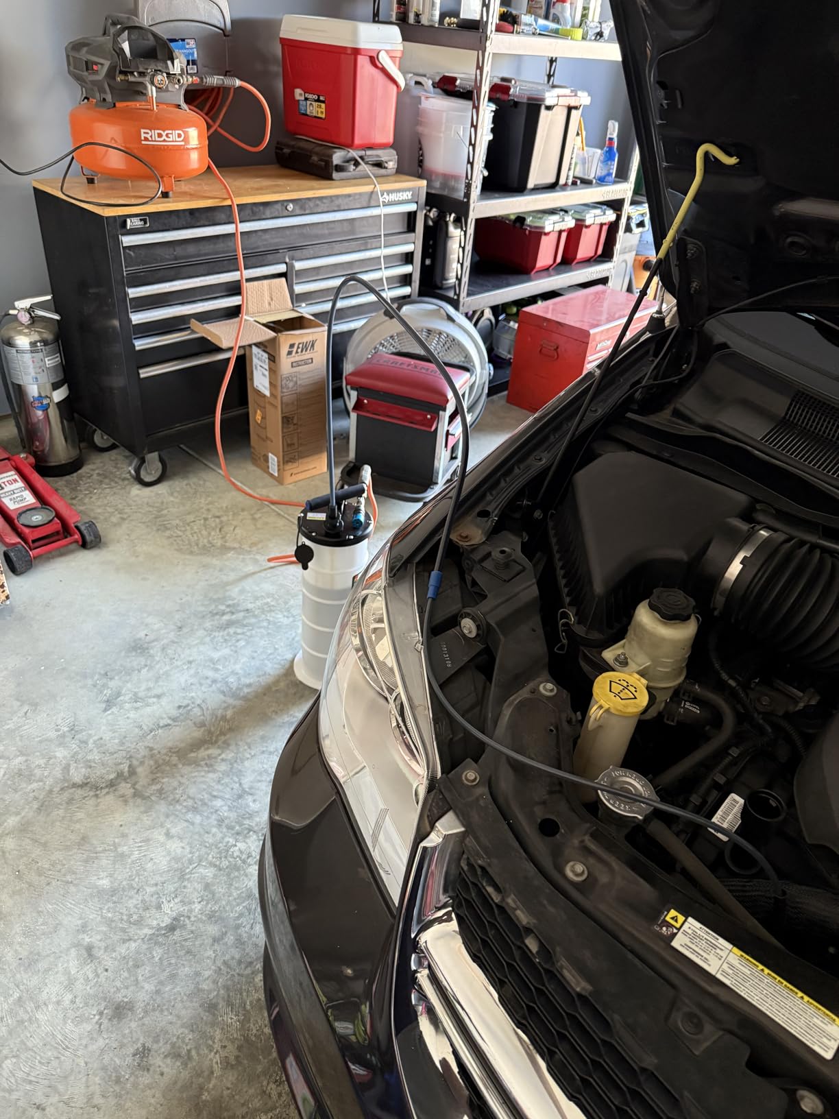EWK 6.5L Pneumatic/Manual Oil Extractor, Oil Change Pump for Automotive customer photo 1