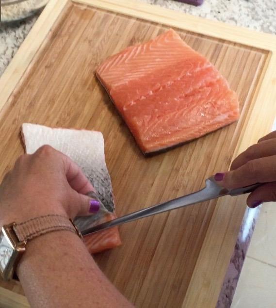 Dalstrong 7-Inch Flexible Fillet Knife for Fish, Gladiator Elite customer photo 2