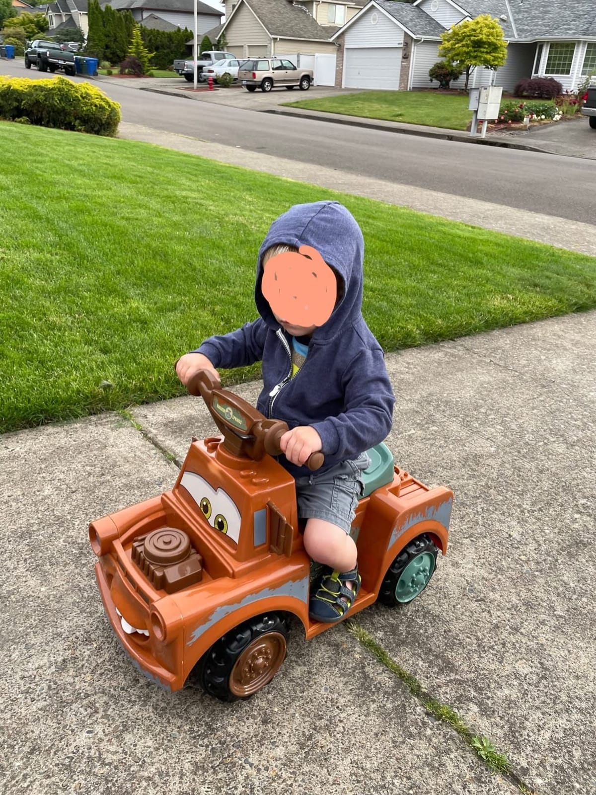 Kid Trax Toddler Disney Cars 3 Tow-Mater Electric Quad Ride-On, Kids 1.5-3 Years Old, 6 Volt Battery and Charger Included, Max Weight 45 lbs, Tow-Mater brown customer photo 1