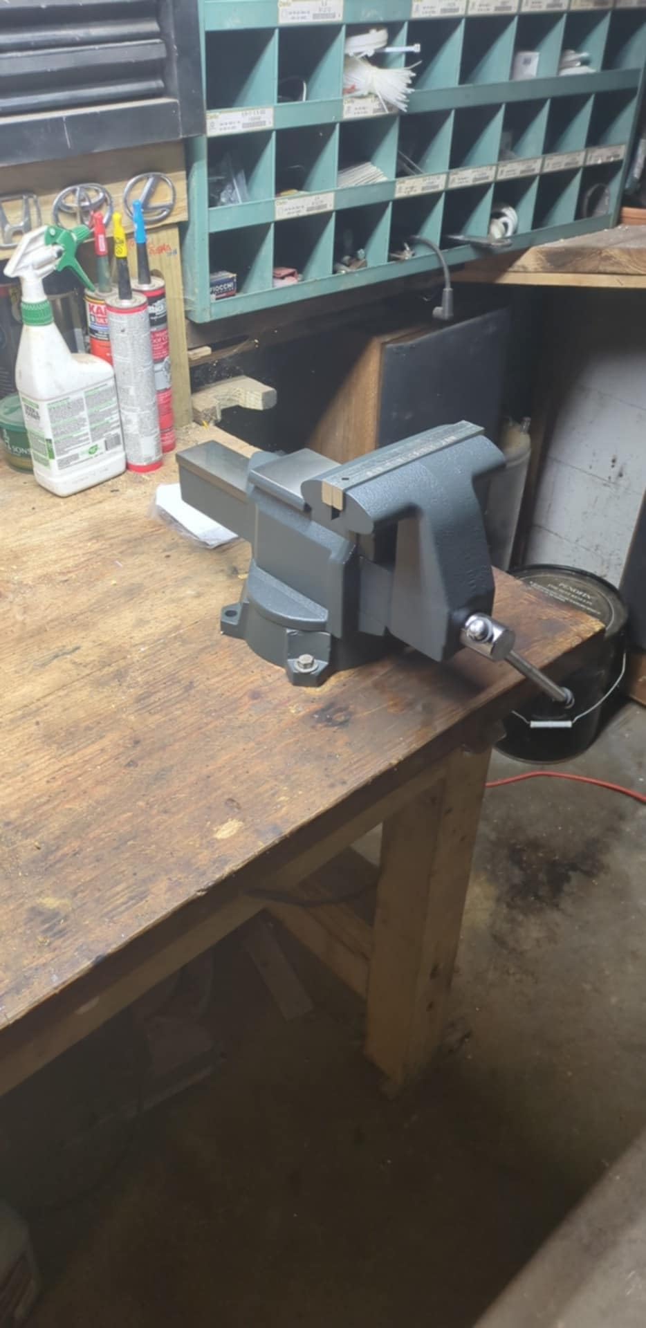 Forward CR60A 6.5 Inch Bench Vise Heavy Duty with Anvil and 210°Swivel Base customer photo 2