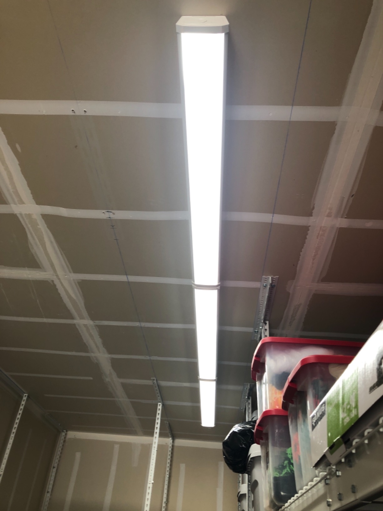Sunco 6 Pack LED Shop Lights 4ft, Wraparound Fixtures, 40W=300W, Linkable customer photo 2