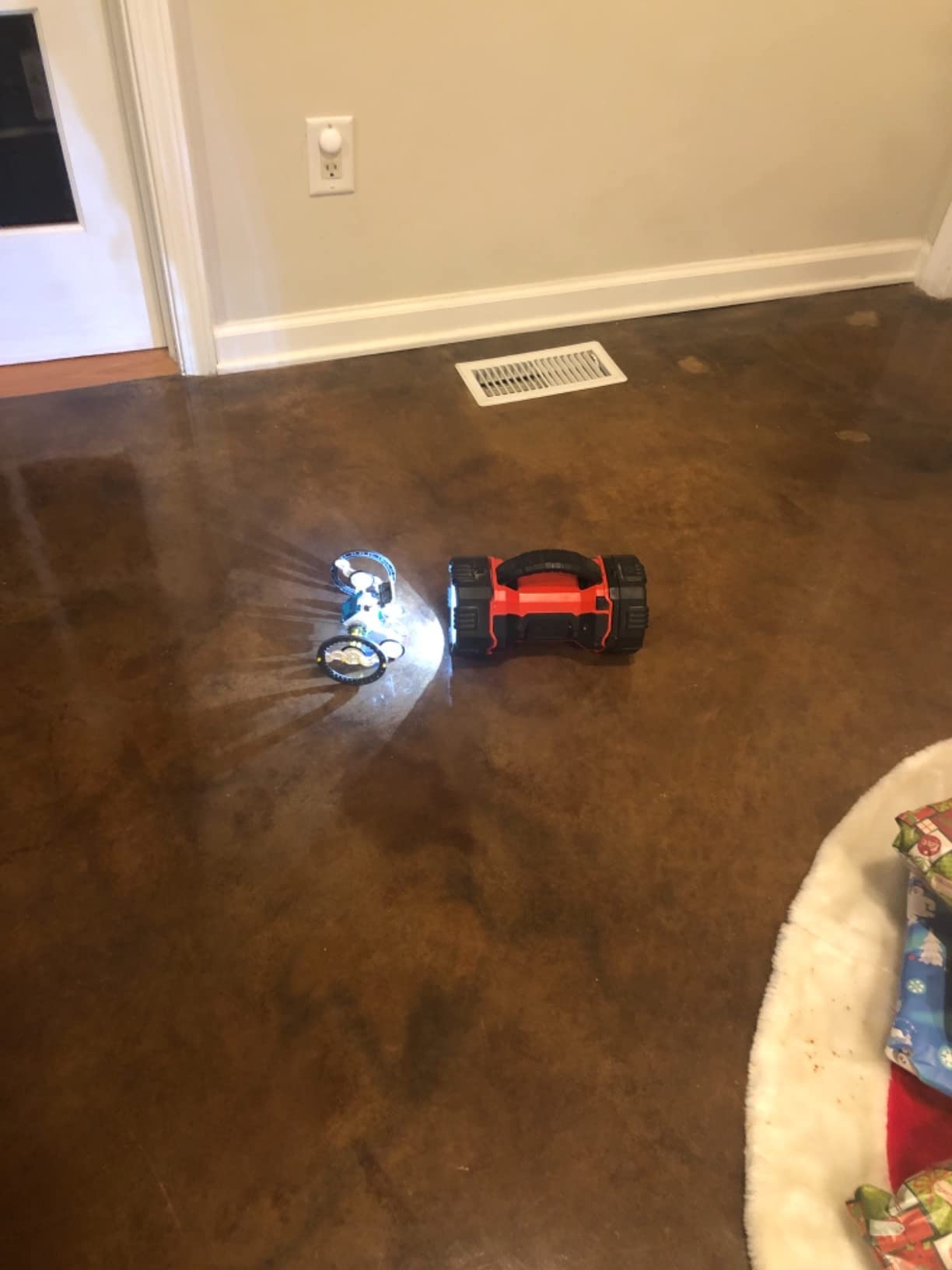TEACH TECH SolarBot.14 STEM Solar Robot Building Kit, Ages 10+ customer photo 1