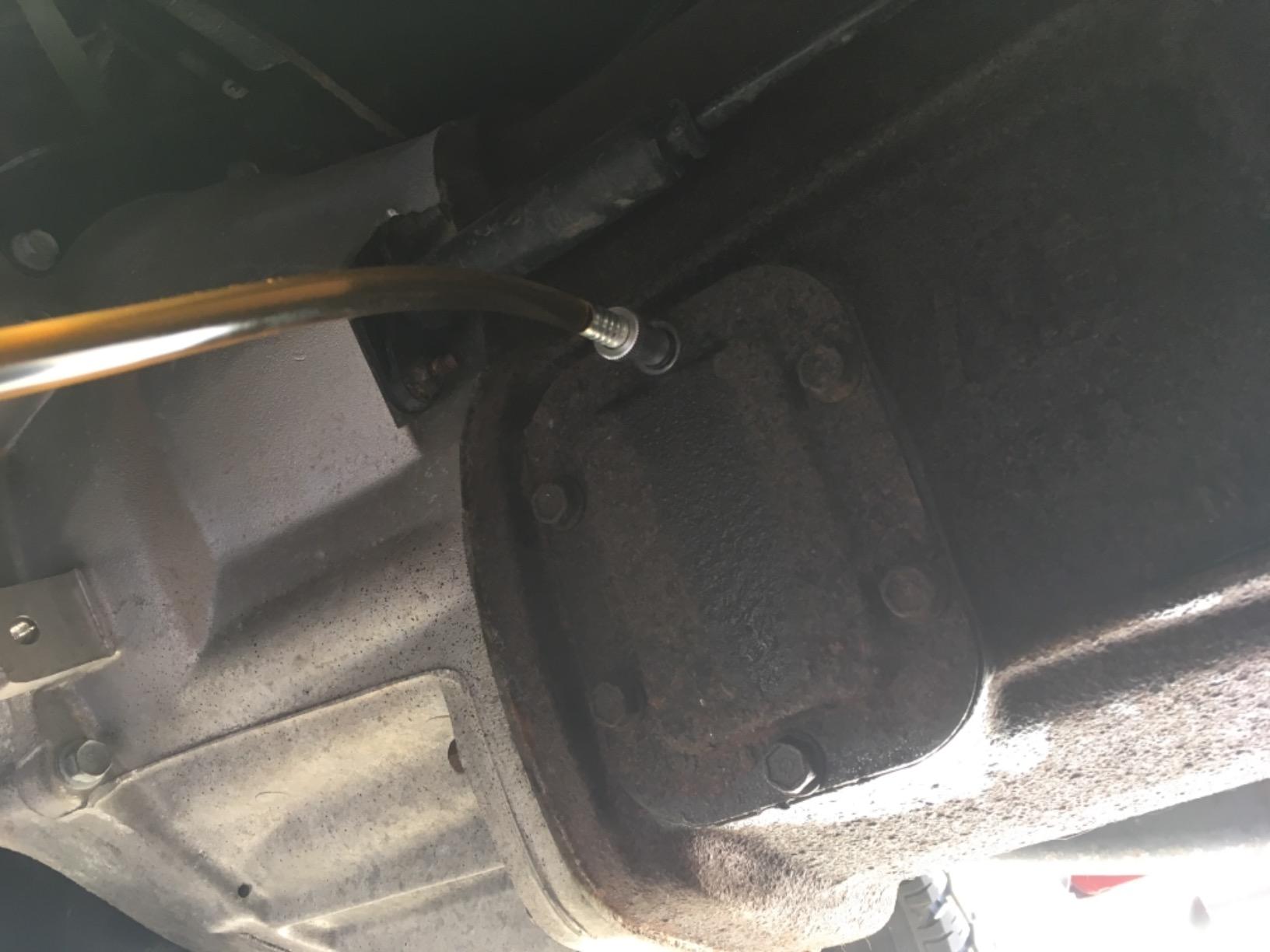 Slippery Pete - Lower Unit Gear Oil Pump for Standard Quart Bottles, Includes 3/8 inch Metal Swivel, 8mm and 10mm Adapters Fit Most Marine Boat Outboard Motors (NOT COMPATIBLE WITH VOLVO PENTA) customer photo 1